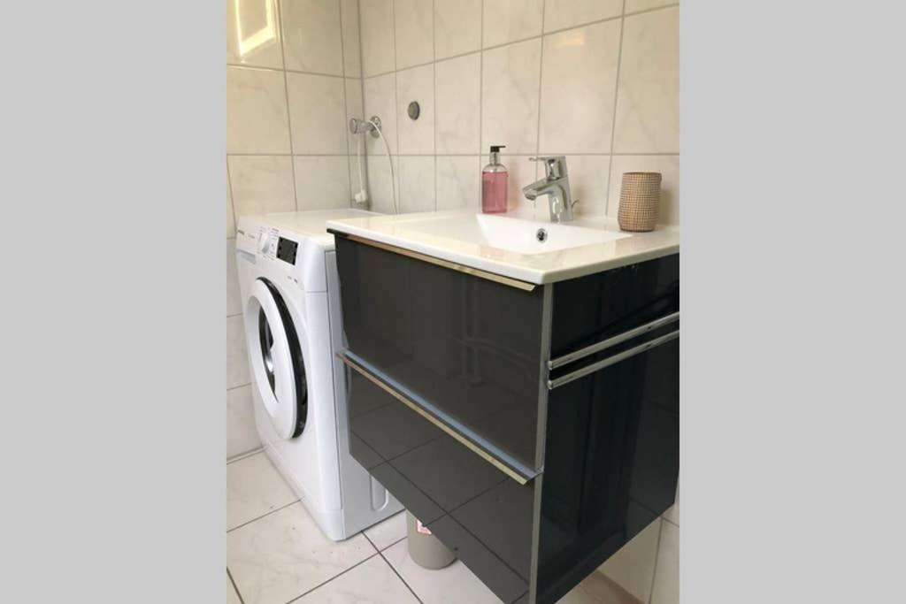 Perfekter Altbaucharme In Zentraler Lage ! Apartment คีล ภายนอก รูปภาพ